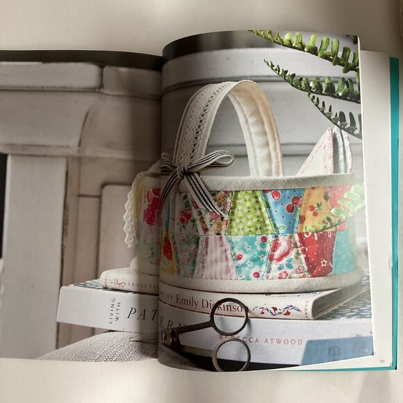 Rainy Day Sewing 18 Projects to Brighten Every Day Crafts Crafting Bags - Picture 9 of 11